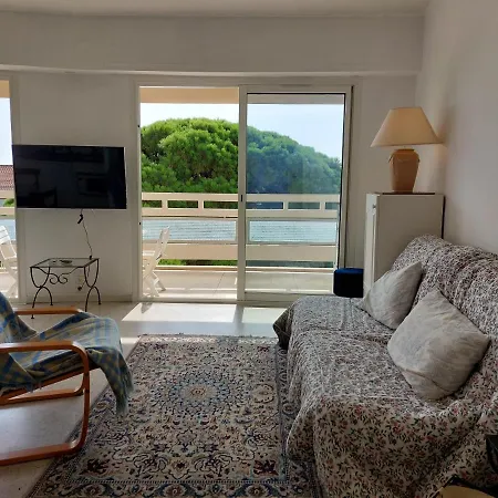 Iris - Lumineux Avec Terrasse Et Vue Mer - Axelle Loc'appart Appartement *