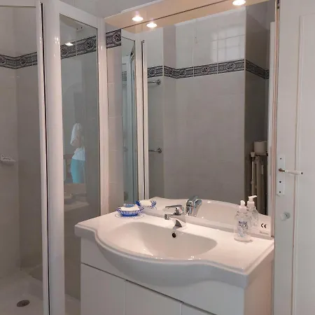 Iris - Lumineux Avec Terrasse Et Vue Mer - Axelle Loc'appart Appartement Cannes